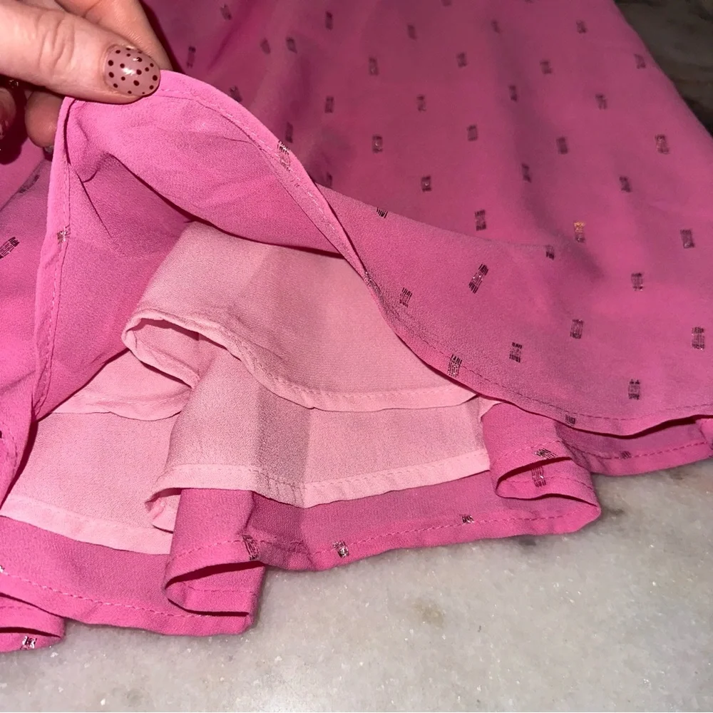 Adrienne Size Large Pink Flowy Shorts‎ with Gold Accents
